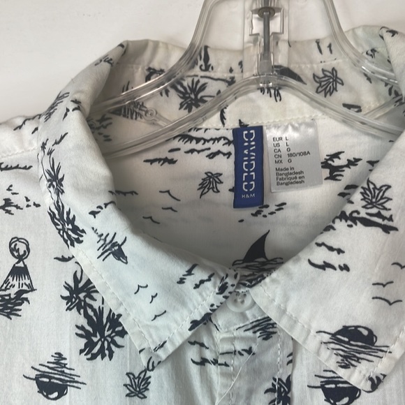 EUC H&M black and white Aloha Print resort shirt - Picture 3 of 6